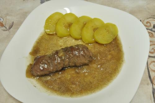 Jak uvařit rolky z roštěné s kukuřičkami? Snadné recept, připravený za 45 - 60 minut